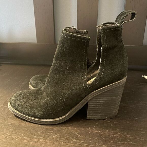 Steve Madden Sharini Black Suede Leather Block Heel Booties Women’s Size 7.5 - Picture 3 of 8